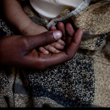 العنف ضد المرأة هو حقا مسألة حیاة أو موت وعلى الحکومات والقطاع الخاص فعل المزید