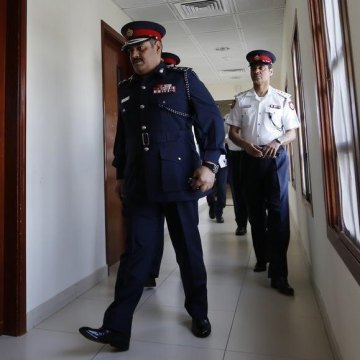 على البحرین وقف المعاملة المهینة للمعتقلین