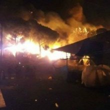 حریق فی مخیم للمهاجرین فی جزیرة لیسبوس الیونانیة - 160920095142_greece_fire_640x360_bbc_nocredit