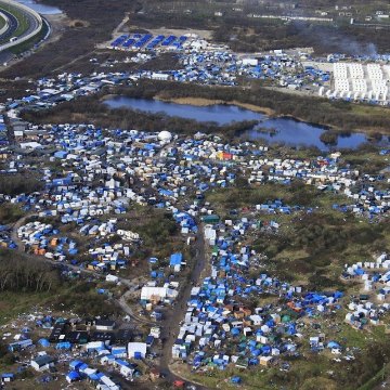 Calais: fears grow for dozens of children amid chaotic camp shutdown