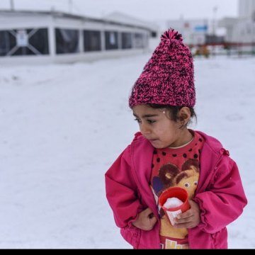 Backlogs and brutal weather put refugee and migrant children at risk in Europe – UNICEF