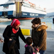  S-AZ-unhcr - UN agency chief urges stronger cooperation to aid refugees' transfer from Greek islands