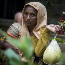 In Bangladesh, UN aid chief urges scaling up response for Rohingya refugee crisis
